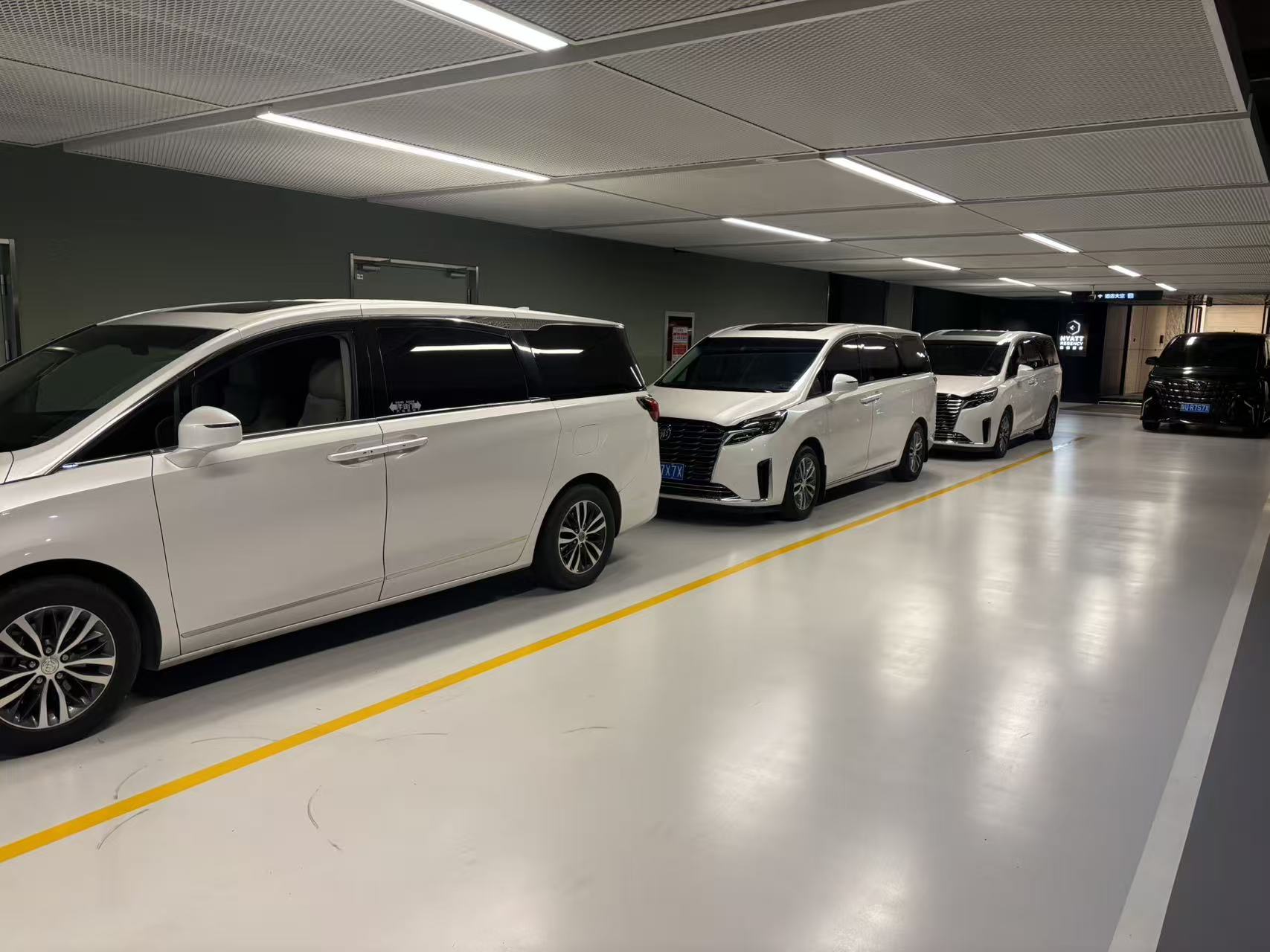 商务车3
